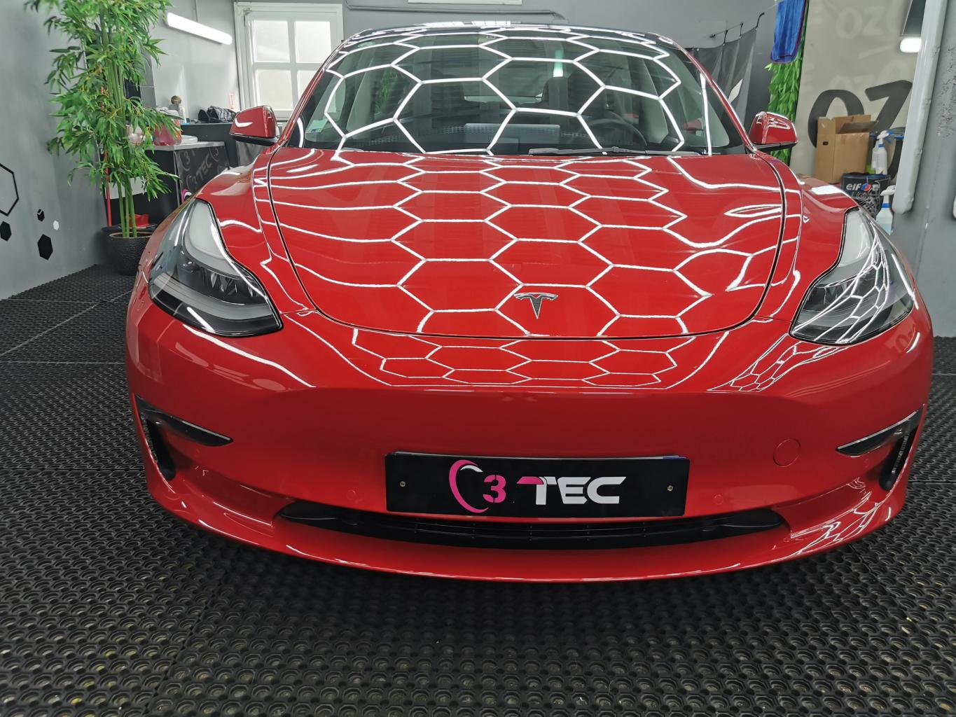 Protection céramique Gtechniq Crystal Sérum Ultra garantie 9 ans sur une Tesla Model 3