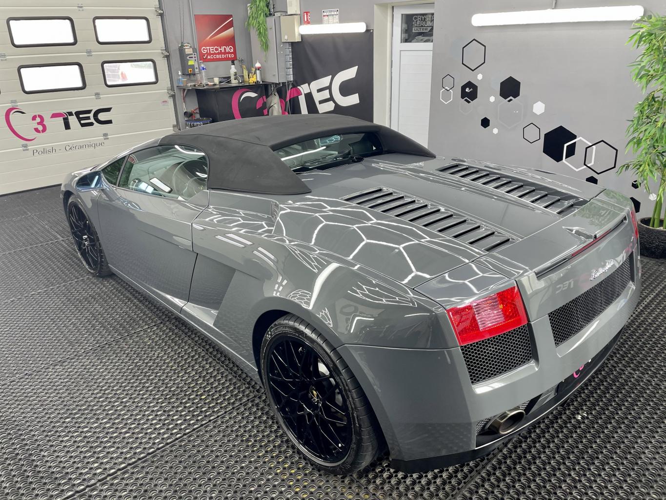 Traitement céramique Gtechniq Crystal Sérum Ultra garantie 9 ans sur une Lamborghini Gallardo